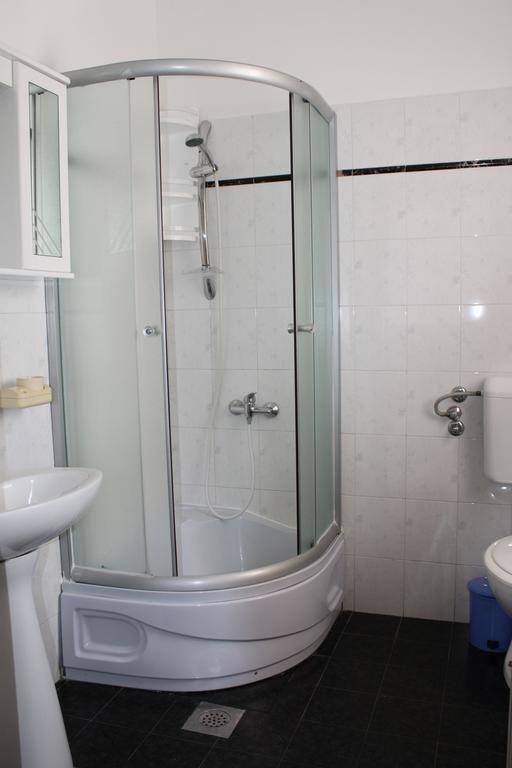 Apartment Iva พูลา ภายนอก รูปภาพ